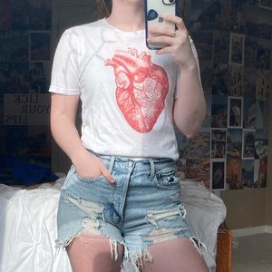 anatomical heart graphic tee!